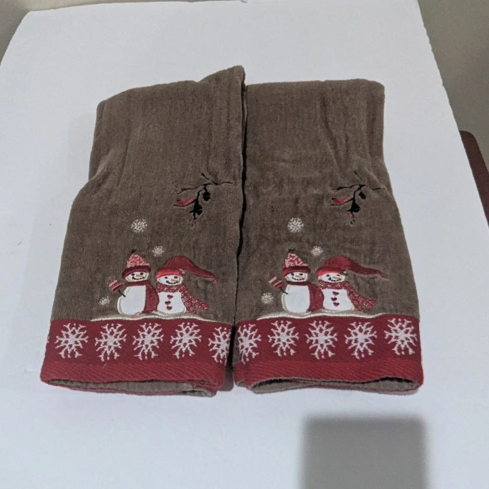 100% Cotton Festive Brown Snowman Towels. 1 Pr. Hand Towels